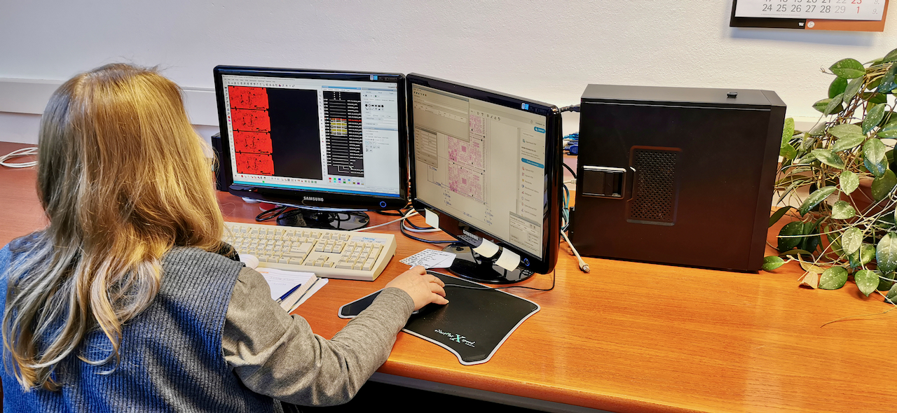 UcamX software s 5 pracovnými stanicami plus Integr8tor
